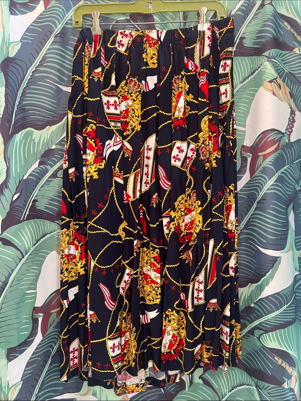 Vintage 80s Maximal Royal Print skirt with crowns, gold and fleur de lis 👑⚜️⚜️